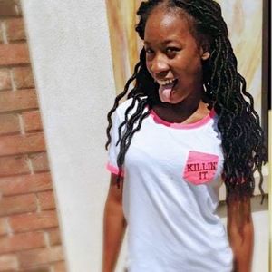 Meet your Posher, Adrianna